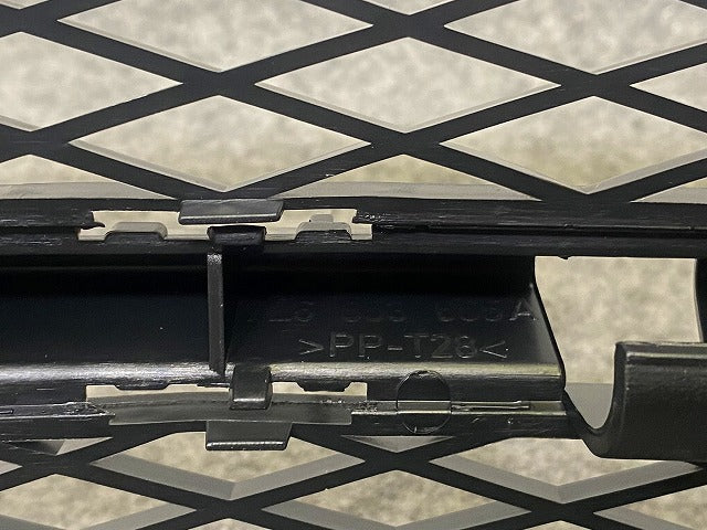 新品!トゥアレグ 7L系 純正 左 フロント バンパーグリル 7L0 853 665 A 7L6 853 665 A 9B9 素地 フォルクスワーゲン(148262)