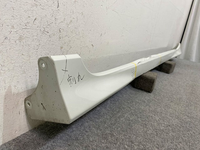 スペーシア カスタム MK53S 純正 左 サイドステップ/サイドスカート 77240-79R5 ピュアホワイトパール ZVR スズキ(148267)