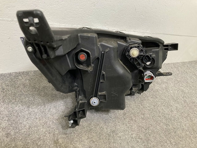 ルークス B44A/B47A 純正 後期 左 ヘッドライト/ランプ レベライザーLED 刻印Z KOITO 100-237A6 日産(148271)