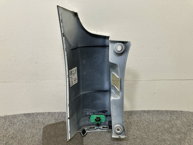 ヴォクシー/ノア 80系/ZRR80/ZRR85/ZWR80 純正 右 リア コーナーパネル/コーナーカバー 52165-28020/10 ホワイトパール 070 トヨタ(148288)