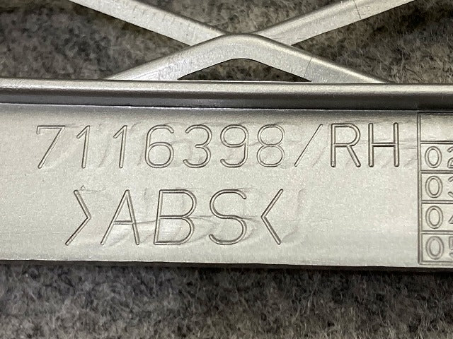 新品!X5 E53/2000-2007 純正 右 フロント バンパー グリル 7116398 51117130458 シルバー メタリック BMW(148292)