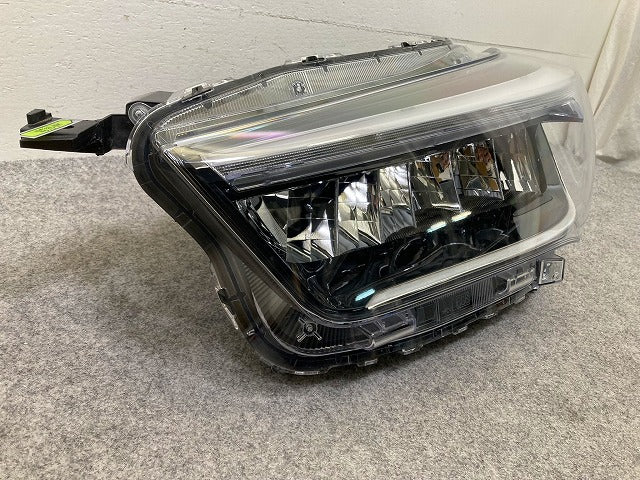 ライズ/ロッキー A200S/A210S/A200A/A210A/A202A 純正 左 ヘッドライト/ランプ LED レベライザー ICHIKOH 1991 トヨタ(148295)