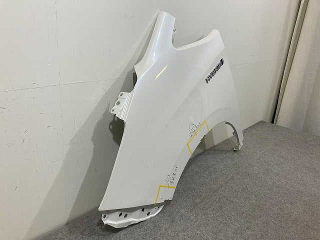 ヴォクシー/ノア 80系/ZRR80/ZRR85 ハイブリッド/ZWR80 純正 左 フロント フェンダー ホワイトパールクリスタルシャイン 070(148318)