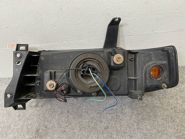 ボンゴフレンディ SGEW 純正 右 ヘッドライト/ランプ ハロゲン STANLEY P0287 マツダ(148320)