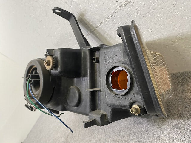 ボンゴフレンディ SGEW 純正 右 ヘッドライト/ランプ ハロゲン STANLEY P0287 マツダ(148320)