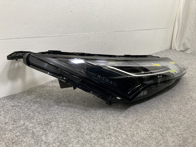 ジャンク!エクストレイル/X-TRAIL T33/SNT33 純正 右 ウィンカー LED 刻印U2 コンビネーションランプ KOITO 210-2378T 日産(148324)