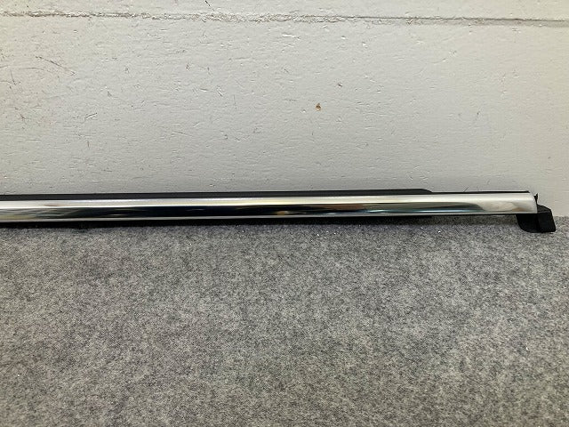 新品!XC60 純正 右 リア ドア モール/プロテクター アウター V32282159 メッキ ボルボ(148341)
