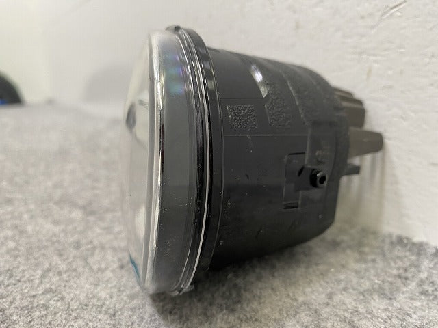 アルファード/ヴェルファイア/ノア/ヴォクシー 純正 右 フォグランプ/フォグライト LED KOITO 48-150 トヨタ(148351)