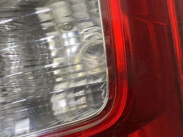 キャラバン NV350 標準 E26 純正 右 テールランプ/ライト/レンズ ハロゲン 刻印3 ICHIKOH VALEO T008 26554-3XA0B 日産(148354)