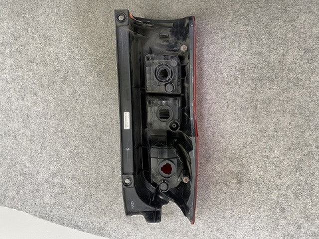キャラバン NV350 標準 E26 純正 右 テールランプ/ライト/レンズ ハロゲン 刻印3 ICHIKOH VALEO T008 26554-3XA0B 日産(148354)