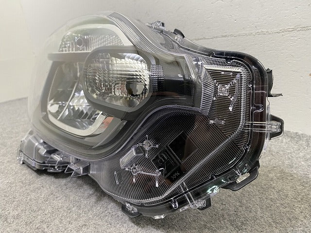 シエンタ MXPC10G/MXPL10G/MXPL15G 純正 右 ヘッドライト/ランプ LED レベライザー 刻印S4 KOITO 52-339 81105-52P00 トヨタ(148357)