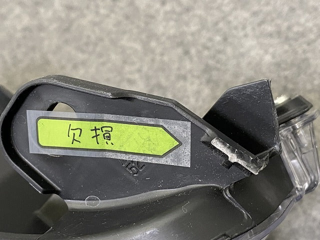 シエンタ MXPC10G/MXPL10G/MXPL15G 純正 右 ヘッドライト/ランプ LED レベライザー 刻印S4 KOITO 52-339 81105-52P00 トヨタ(148357)