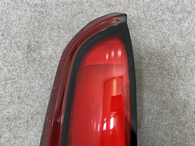 シエンタ X/G MXPC10G ハイブリッド/MXPL10G/MXPL15G 純正 右 テールランプ/ライト/レンズ LED ICHIKOH 52-341 81561-52F60 トヨタ(148359)