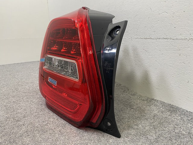 スイフト ZC83S/ZD83S ハイブリッド/ZC53S/ZD53S ZC43S 純正 左 テールランプ/ライト/レンズ LED 刻印A KOITO 220-59360 スズキ(148360)