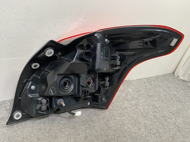 スイフト ZC83S/ZD83S ハイブリッド/ZC53S/ZD53S ZC43S 純正 左 テールランプ/ライト/レンズ LED 刻印A KOITO 220-59360 スズキ(148360)