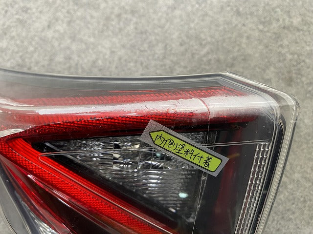 プリウス 50系/ZVW50/ZVW51/ZVW55 純正 前期 左 テールランプ/ライト/レンズ LED 刻印P ICHIKOH 47-87/47-77 81561-47153 トヨタ(148361)