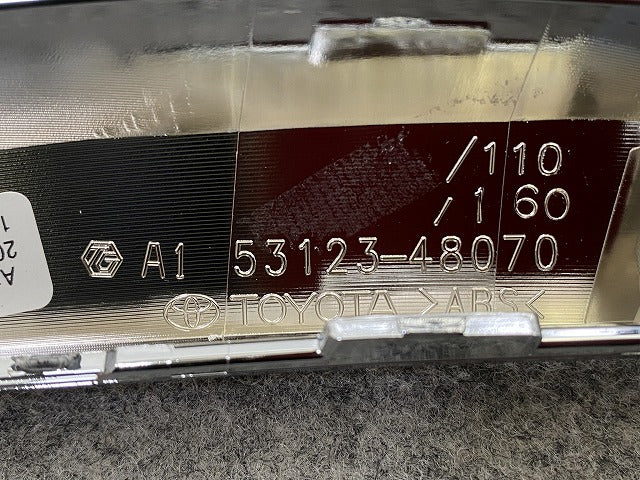 新品!ハリアー 80系/MXUA80/MXUA85 ハイブリッド/AXUH80/AXUH85/AXUP85 純正 右 フロント ガーニッシュ 53123-48070 メッキ トヨタ(148364)