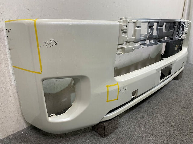 ハイエース/レジアスエース 200系/4型/5型/6型/標準 純正 後期 フロント バンパー 52119-26650 ホワイトパール 070 トヨタ(148370)