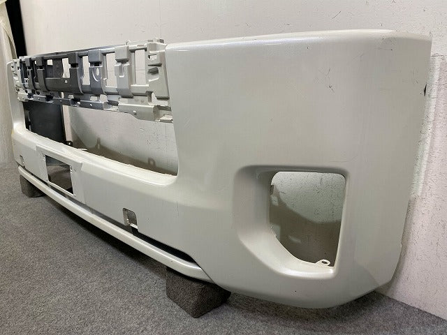 ハイエース/レジアスエース 200系/4型/5型/6型/標準 純正 後期 フロント バンパー 52119-26650 ホワイトパール 070 トヨタ(148370)