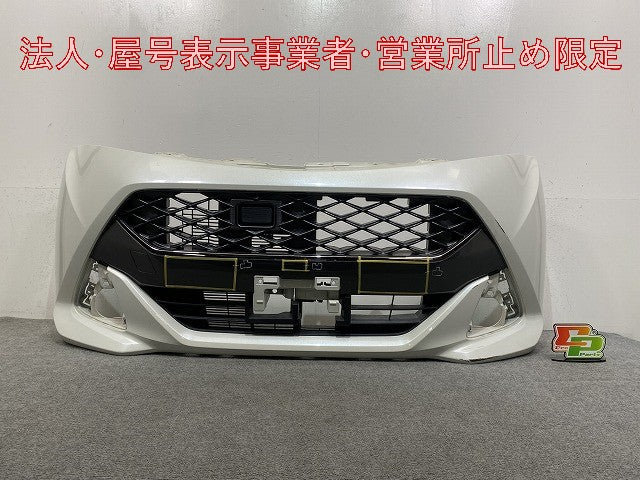 タンク カスタム M900A/M910A 純正 前期 フロント バンパー グリル付 52119-B1300 パールホワイトIII W24 トヨタ(148397)