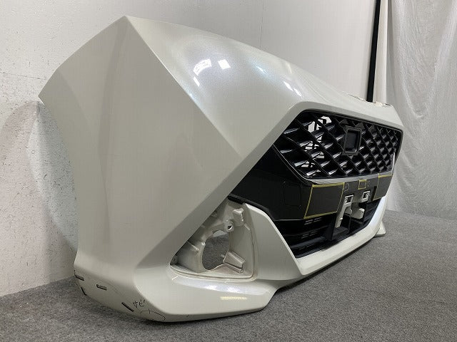 タンク カスタム M900A/M910A 純正 前期 フロント バンパー グリル付 52119-B1300 パールホワイトIII W24 トヨタ(148397)