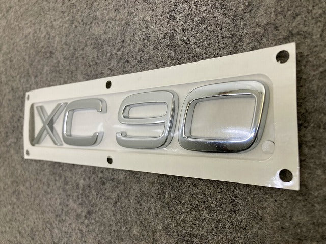 新品!XC90 CB 系/2003-2015 純正 リア エンブレム/オーナメント 9483933 ボルボ(148402)