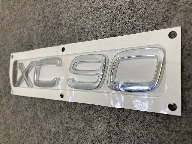 新品!XC90 CB 系/2003-2015 純正 リア エンブレム/オーナメント 9483933 ボルボ(148404)