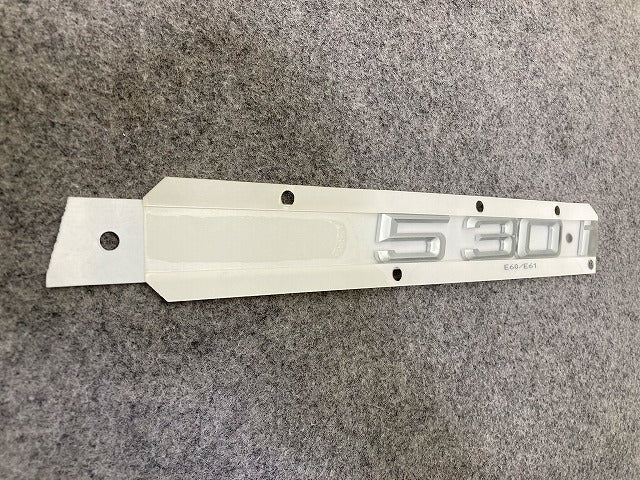 新品!5シリーズ ツーリング/E60/E61 純正 リア エンブレム/オーナメント 51 14 7 039 786 BMW(148417)