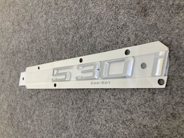新品!5シリーズ ツーリング/E60/E61 純正 リア エンブレム/オーナメント 51 14 7 039 786 BMW(148417)