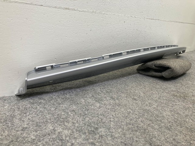 新品!TT 8J系 純正 リア バンパー ロア スポイラー 8J0.807.514 8J0807514X7W シルバー メタリック アウディ(148423)