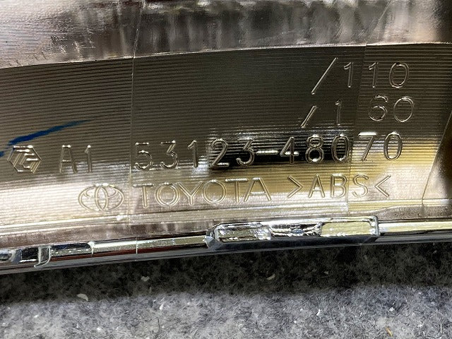 新車取り外し!ハリアー 80系/MXUA80/MXUA85 純正 右 フロント グリル モール ラジエーター 53123-48070/110 53123-48160 メッキ(148427)