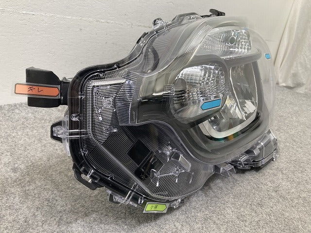 シエンタ MXPC10G ハイブリッド/MXPL10G/MXPL15G 純正 左 ヘッドライト/ランプ LED レベライザー 刻印S4 KOITO 52-339 トヨタ(148436)
