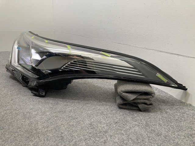 C-HR/CHR ZYX10/NGX10/NGX50 純正 前期 左 ヘッドライト/ランプ LED 刻印4 KOITO 10-101 81185-10891 トヨタ(148439)