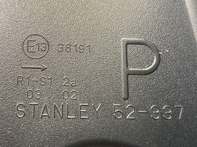アクア/AQUA MXPK10/MXPK11/MXPK15/MXPK16 純正 右 テールランプ/ライト/レンズ LED 刻印P STANLEY 52-337 81551-52F30 トヨタ(148442)