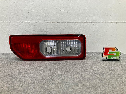 ジムニー/ジムニーシエラ JB64W/JB74W 純正 左 テールランプ/ライト/レンズ ハロゲン KOITO 220-5938C 35670-77R00 スズキ(148444)