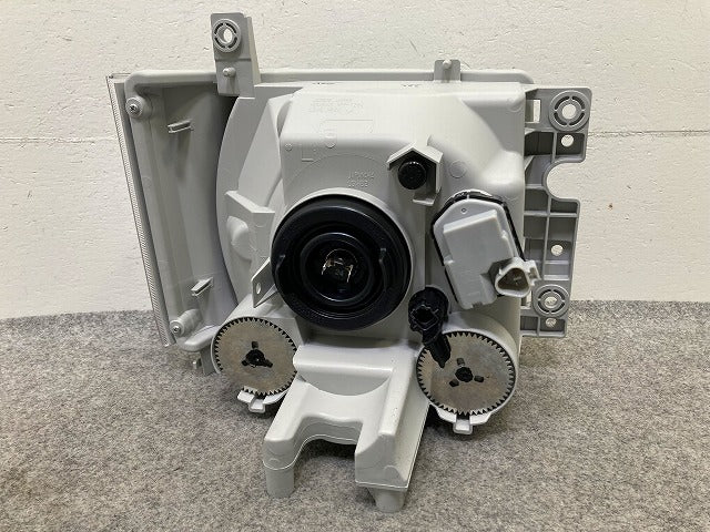 新車取り外し!エルフ/フォワード/ギガ 純正 右 ヘッドライト/ランプ レベライザーハロゲン 刻印A KOITO 110-21873 いすゞ(148445)