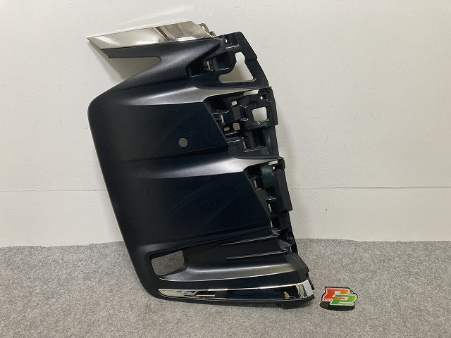 ノア NOAH 90系/MZRA90W/MZRA95W/ZWR90W/ZWR95W 純正 右 フロント フォグカバー/フォグランプカバー 52127-V1030 素地/メッキ(148447)