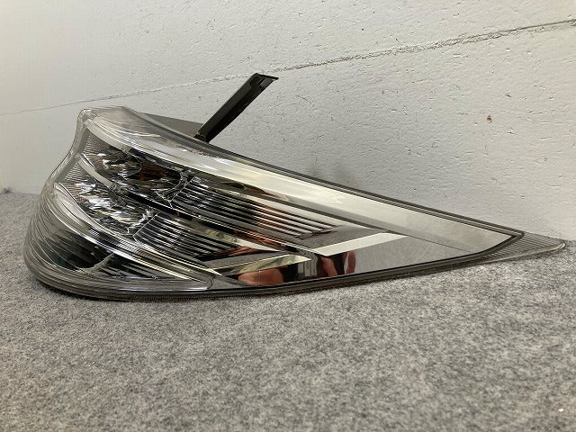 エスティマ ハイブリッド AHR20W 純正 右 テールランプ/ライト/レンズ LED ICHIKOH 28-207 トヨタ(148452)
