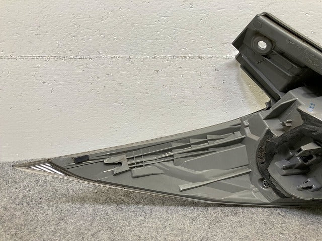 エスティマ ハイブリッド AHR20W 純正 右 テールランプ/ライト/レンズ LED ICHIKOH 28-207 トヨタ(148452)