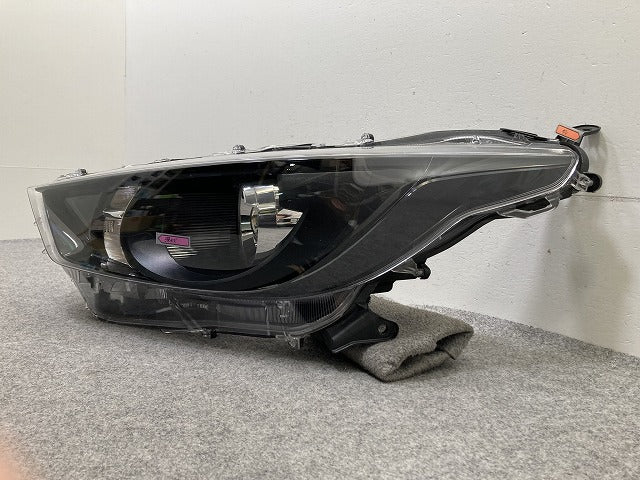 ヤリス KSP210/MXPA10/MXPA15/MXPH10/MXPH15 MXPH14/MXPH17 純正 左 ヘッドライト/ランプ レベライザーハロゲン 刻印A5 K0-1(148469)