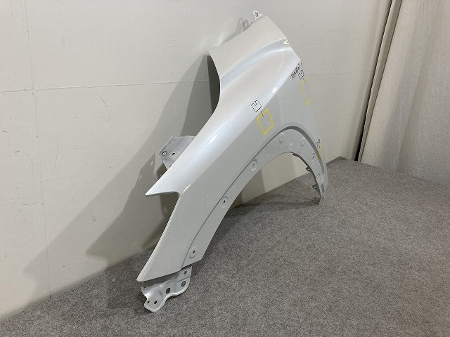カローラ クロス ZSG10/MXGA10/ZVG11/ZVG15/ZVG13/ZVG16 純正 左 フロント フェンダー 53802-16470 プラチナホワイトパールマイカ(148479)