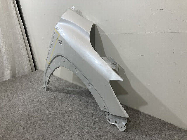 カローラ クロス ZSG10/MXGA10/ZVG11/ZVG15/ZVG13/ZVG16 右 フロント フェンダー 53801-16470 プラチナホワイトパールマイカ 089(148491)