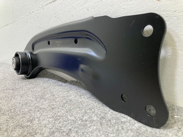 新品!パサート/B6 3C系 2005-2011 社外 右 トレーリングアーム 3804001 LEMFORDER 未塗装 フォルクスワーゲン(148500)