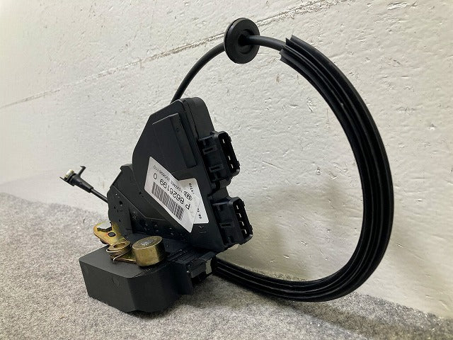 新品!C70 純正 右 フロント ドア ロック アクチュエーター V8626199 未塗装 ボルボ(148519)