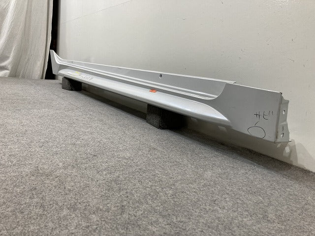カローラ ツーリング 210系/NRE210/ZRE212/MZEA17/MZEA12/ZWE214/211/219/215 純正 右 サイドステップ/サイドスカート 75850-12100(148562)