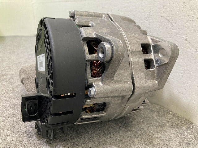 新品!W222 Sクラス 社外 オルタネーター ダイナモ VALEO 443020 メルセデスベンツ(148564)