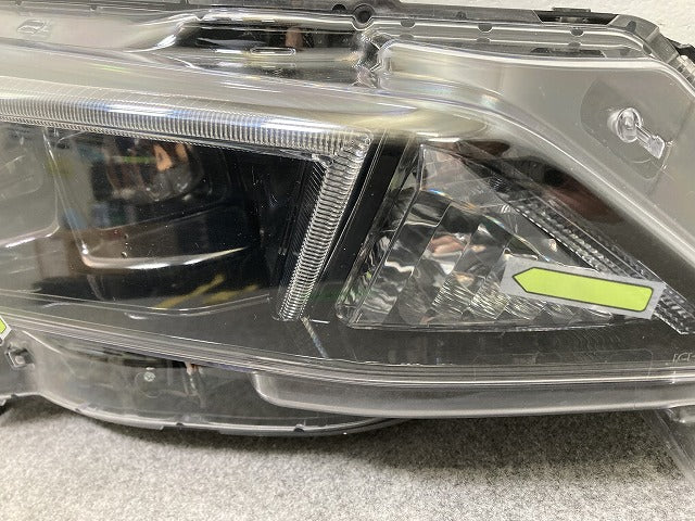 リーフ/LEAF ZE1 純正 右 ヘッドライト/ランプ LED レベライザー 刻印R ICHIKOH 1954 日産(148574)