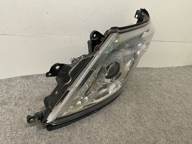 ダイナ/デュトロ U700/C700系(2t積系/ワイドキャブ) 左 ヘッドライト/ランプ レベライザーLED 刻印B KOITO 37-27 81070-37780(148577)