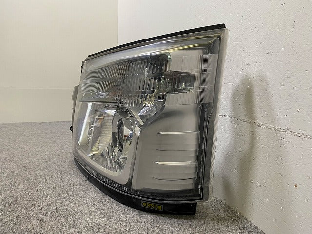 ダイナ/デュトロ U700/C700系(2t積系/ワイドキャブ) 左 ヘッドライト/ランプ レベライザーLED 刻印B KOITO 37-27 81070-37780(148577)