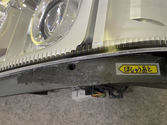 ダイナ/デュトロ U700/C700系(2t積系/ワイドキャブ) 左 ヘッドライト/ランプ レベライザーLED 刻印B KOITO 37-27 81070-37780(148577)